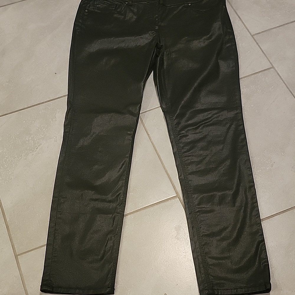 New York & Company Women's Shiney Black Jeans. Size 16. New Condition.